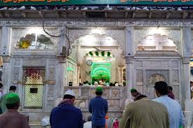 Data Darbar (Lahore tradition)
